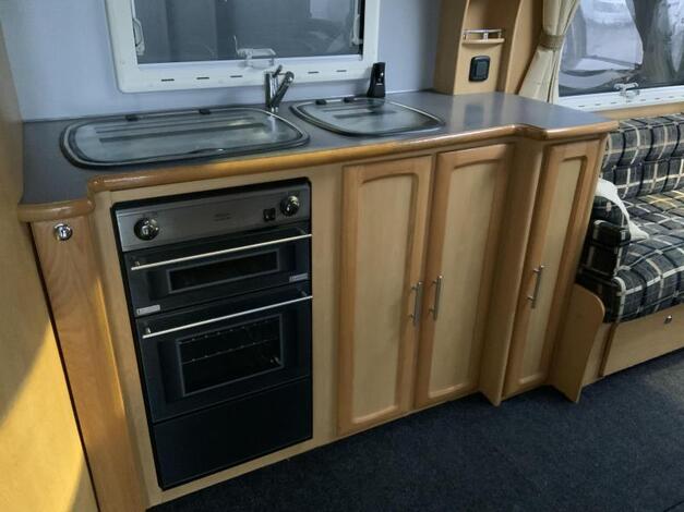 Elddis Crusader Hurricane 470 MOVER - OVEN - AIRCO