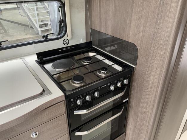 Elddis Affinity 574