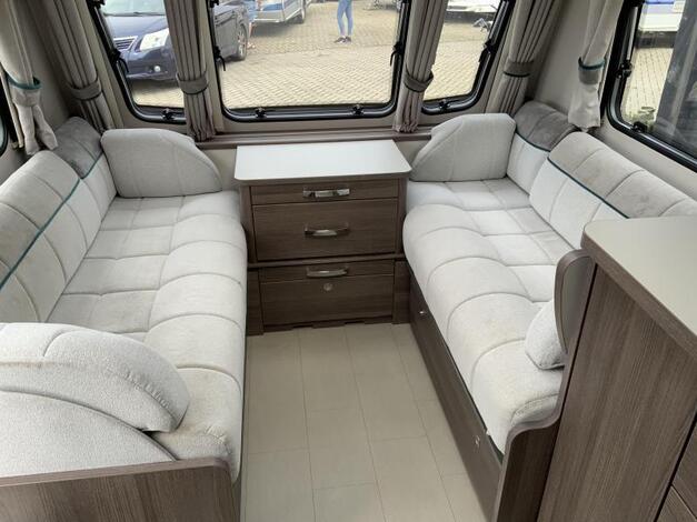 Elddis Affinity 574